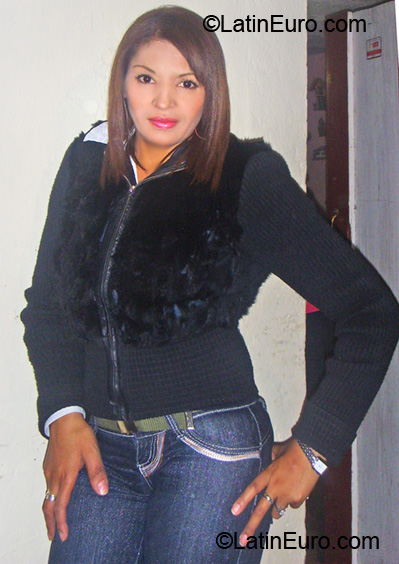 Date this voluptuous Colombia girl Adriana from Bogota CO6673