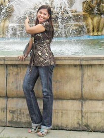 Date this happy Colombia girl Susana from Medellin CO6680