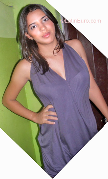 Date this attractive Brazil girl Samuelle from Pombal BR5018