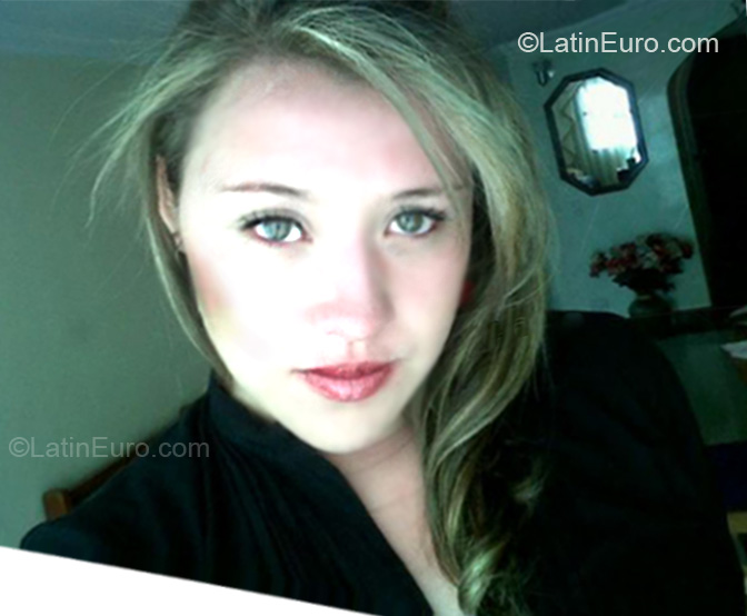 Date this beautiful Colombia girl Yury from Bogota CO6841