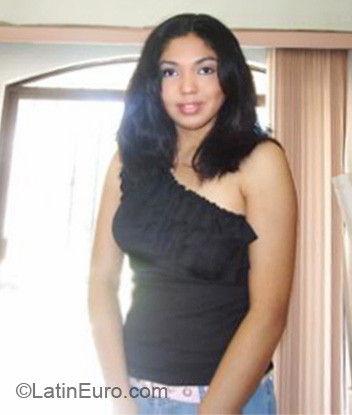 Date this hard body Mexico girl Nohemi from La Paz MX325