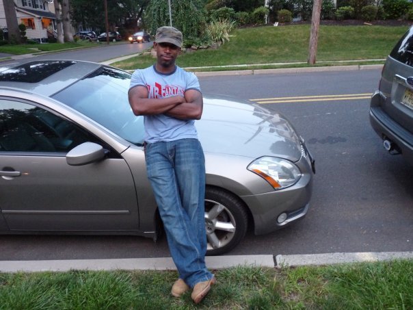 Date this tall United States man Clowns550 from Wood-ridge US9524