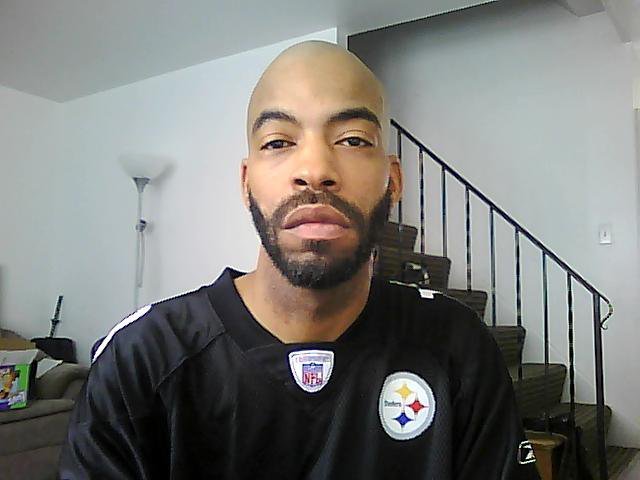 Date this pretty United States man Khayam from Columbus US9527