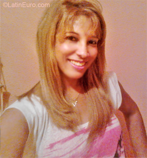 Date this good-looking Brazil girl Graciane from Rio De Janeiro BR5206