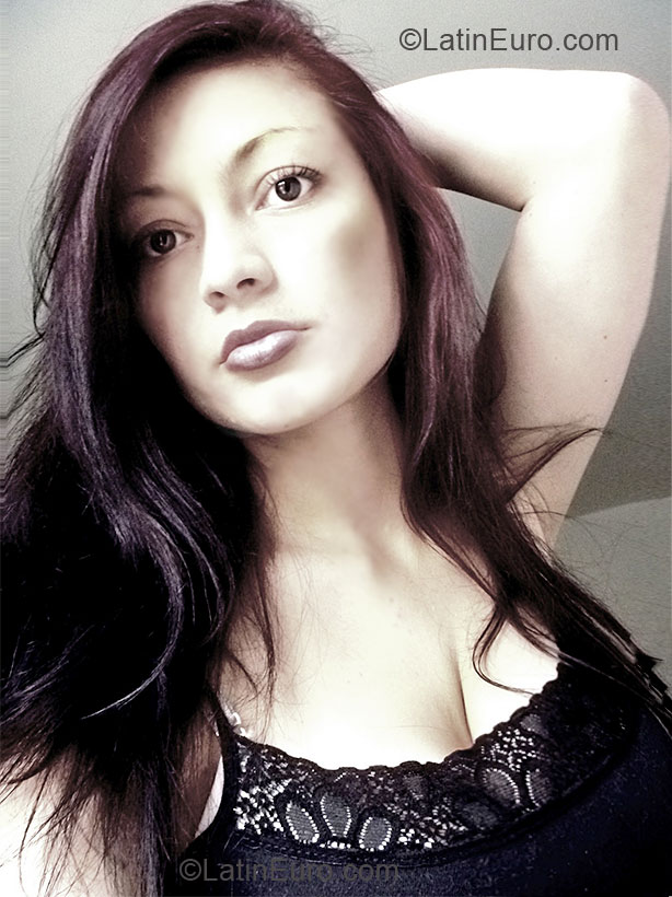 Date this delightful Colombia girl Luz Marina from Bogota CO6994