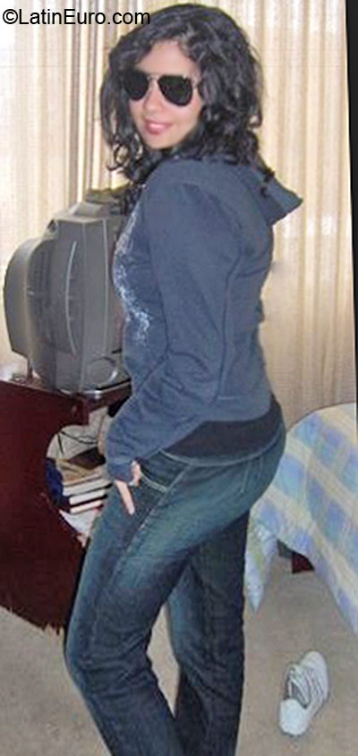 Date this attractive Colombia girl Laura from Manizales CO6999