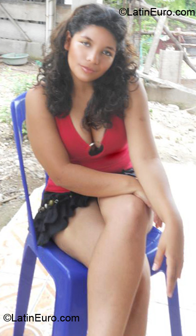 Date this tall Honduras girl Julissa from Comayagua HN328