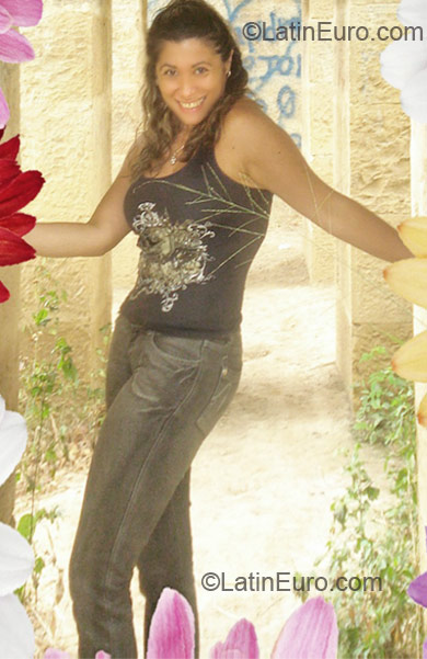 Date this fun Colombia girl Hasbleydy from Bogota CO7207