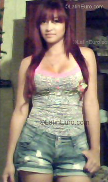 Date this georgeous Colombia girl Andrea from Pereira CO7080