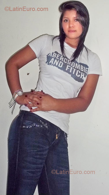 Date this gorgeous Colombia girl Diana from Bogota CO7081