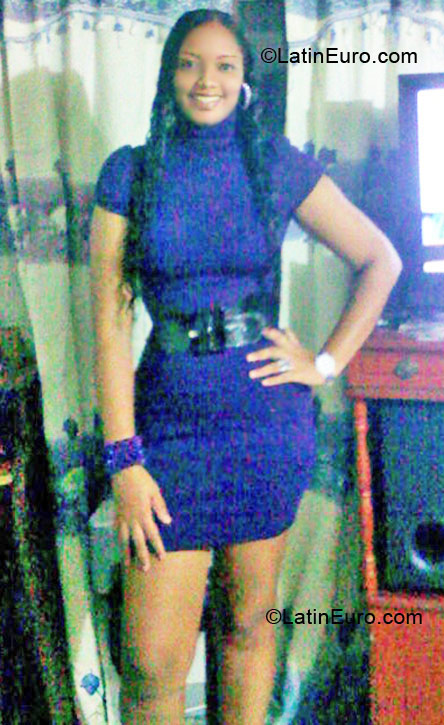 Date this delightful Colombia girl Paola andrea from cali CO7147