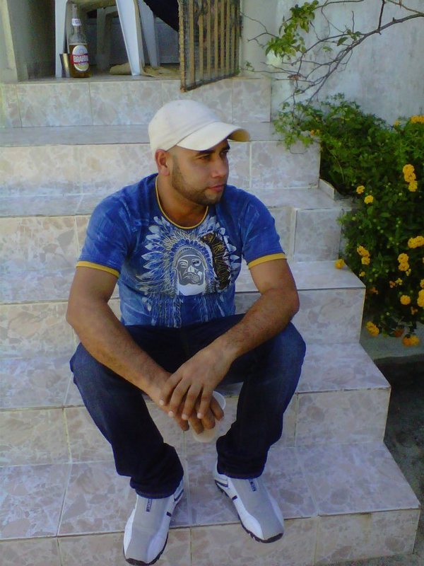 Date this tall Dominican Republic man Danny from Santo Domingo DO7910