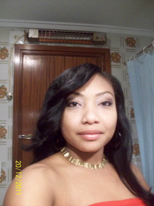 Date this nice looking Spain girl Lucytania from Valencia ES183