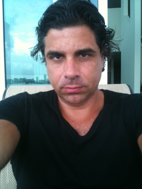 Date this beautiful United States man Fer from Miami US10290