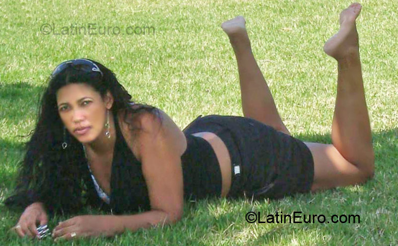 Date this lovely Brazil girl Silvania from Aracruz BR5600