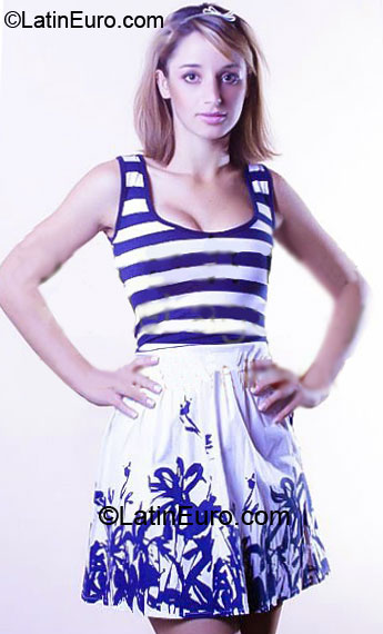 Date this gorgeous Brazil girl Laura from Amparo BR5653