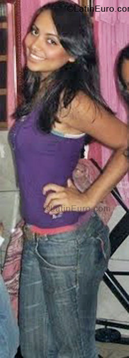 Date this young Brazil girl Mariana from Salvador BR5696