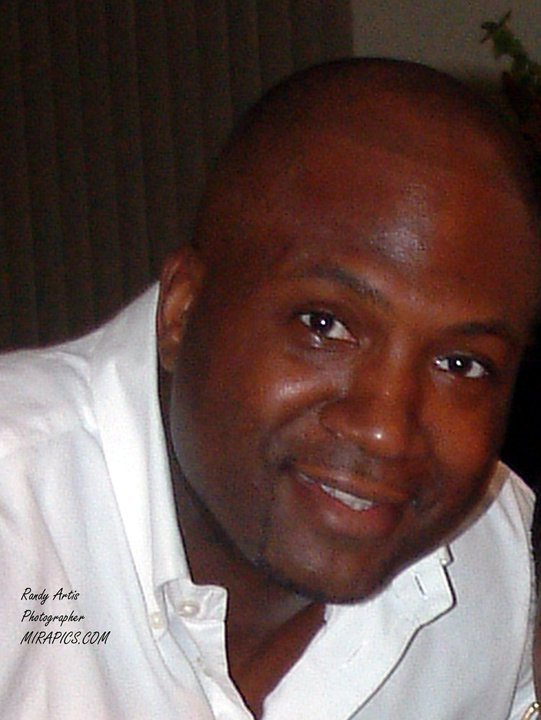 Date this happy United States man Randy from Miami US10487