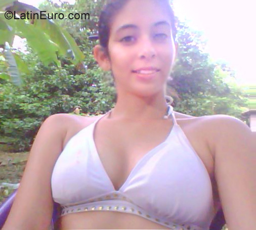 Date this foxy Nicaragua girl Solymar from Matagalpa NI21