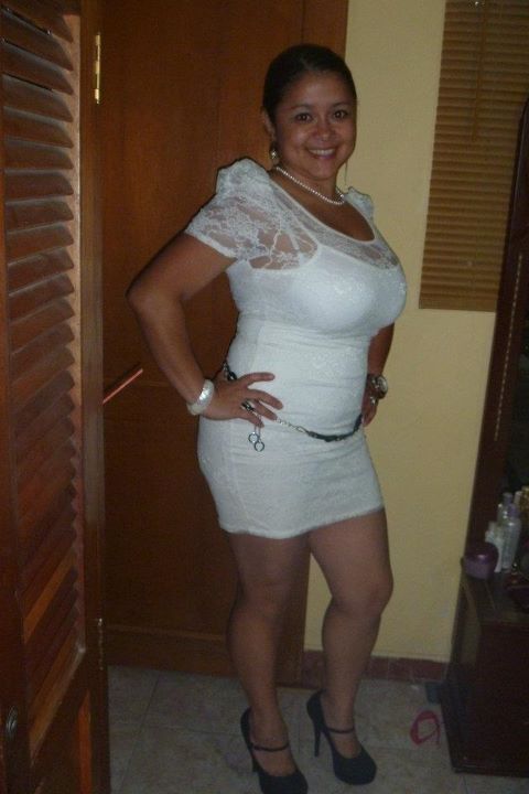 Date this nice looking Colombia girl ANGELA CASTAO from Pereira CO7387