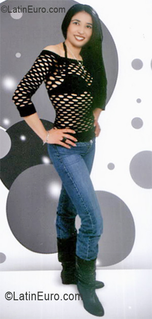 Date this athletic Colombia girl Angelique from Bogota CO16896