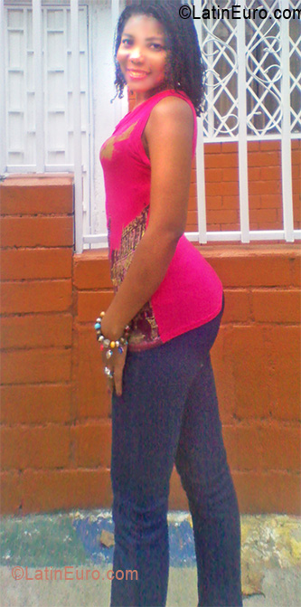 Date this exotic Colombia girl Patricia from Cali CO7566