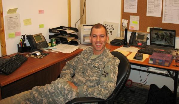 Date this happy United States man Robert from Usa US10726