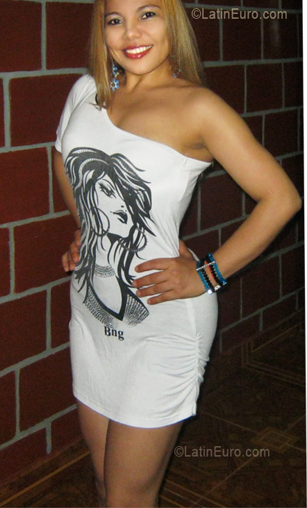 Date this funny Colombia girl Lucero from Pereira CO7489