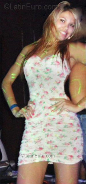 Date this cute Brazil girl Dayane from Goiania BR5841