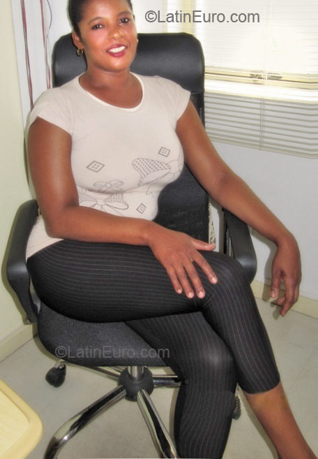 Date this lovely Brazil girl Graziella from Ponte Nova BR5901