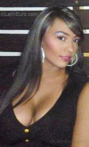 Date this hot Colombia girl Laura Gomez from Medellin CO7950