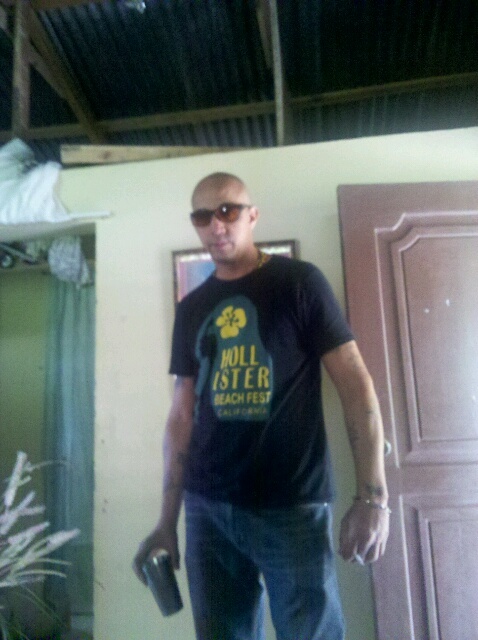 Date this happy Dominican Republic man Emilio mojica from Espana DO8922