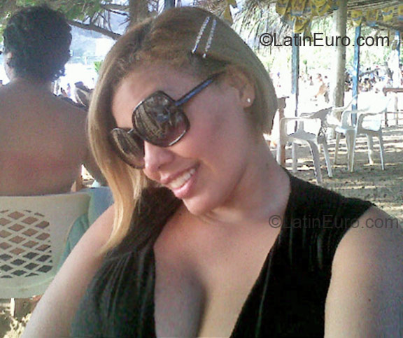 Date this athletic Colombia girl Alexa from Santa Marta CO7677