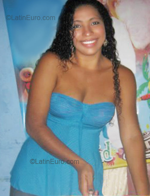 Date this hot Colombia girl Shirly from Barranquilla CO7719
