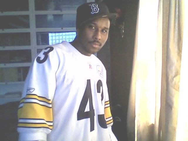 Date this sensual Brazil man Shawn412 from Pittsburgh BR5975