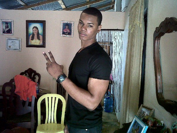 Date this athletic Dominican Republic man Bratini01 from Santo Domingo DO9056