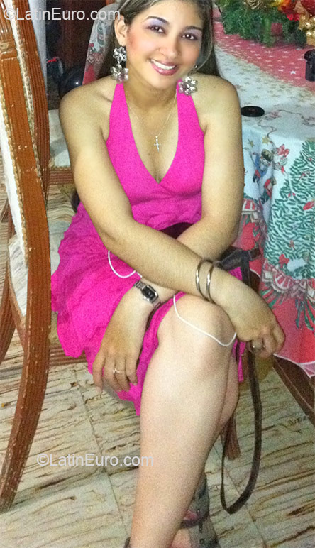 Date this gorgeous Colombia girl Natalia from Cartagena CO7788