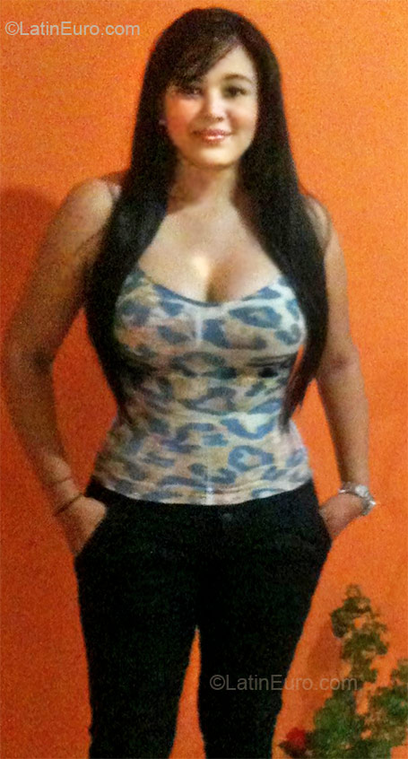 Date this foxy Colombia girl Yuly from Bogota CO7809