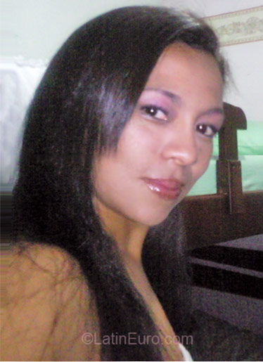 Date this charming Colombia girl Paola from Cartago CO7816