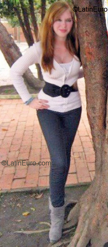 Date this sultry Colombia girl Yurany from Medellin CO7876