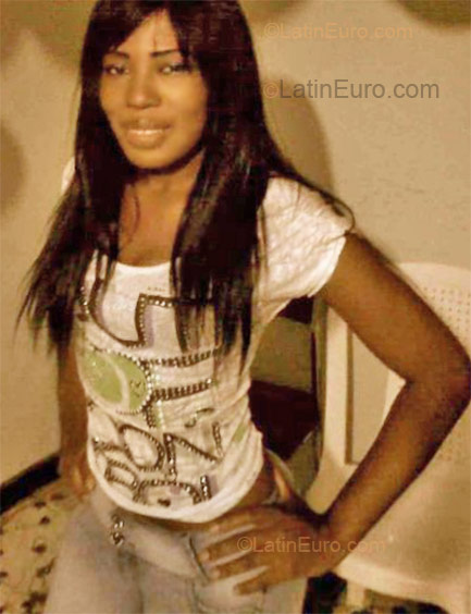Date this hard body Colombia girl Esna from Cali CO7949