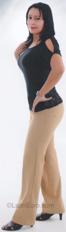 Date this exotic Colombia girl Maria Fernanda from Cali CO7983