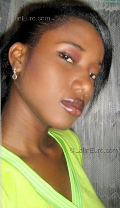 Date this athletic Colombia girl Gisseth from Bogota CO7985