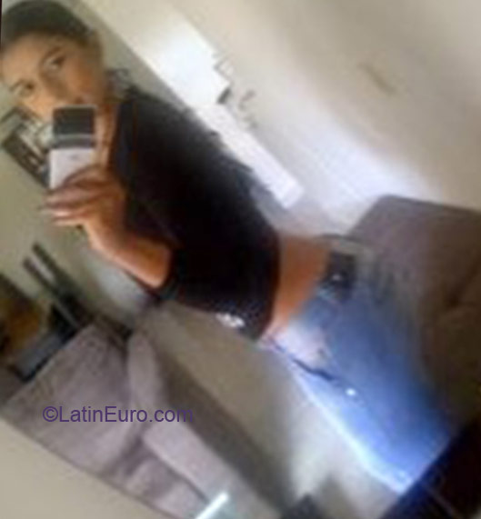 Date this nice looking Colombia girl Natalia Andrea from Medellin CO8010
