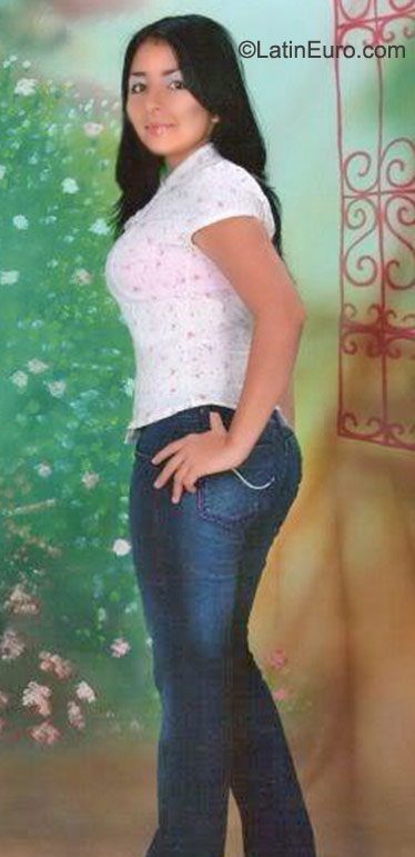 Date this exotic Colombia girl Sandra from Cali CO8100