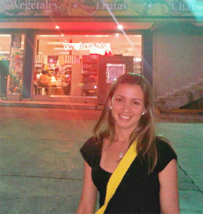 Date this happy Colombia girl Giselle from Santa Marta CO8111