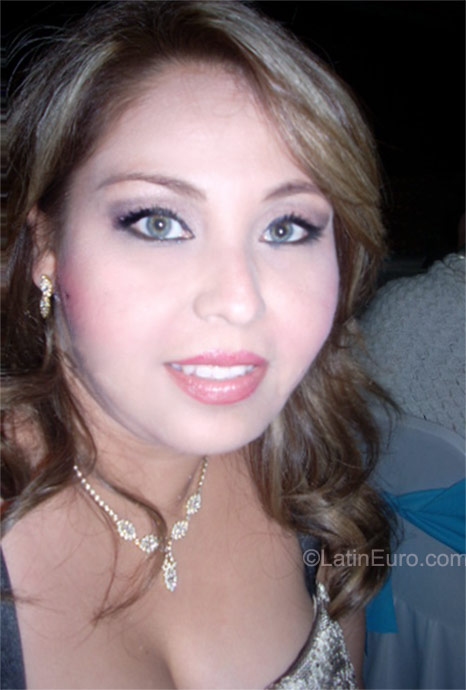 Date this attractive Mexico girl Aracely from Los Mochis MX436