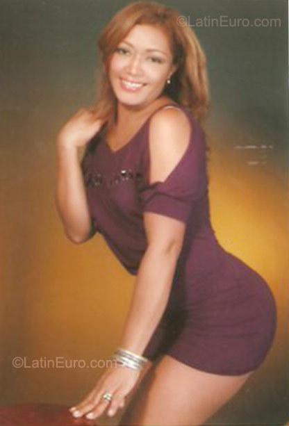 Date this voluptuous Colombia girl Nacira from Cartagena CO8168