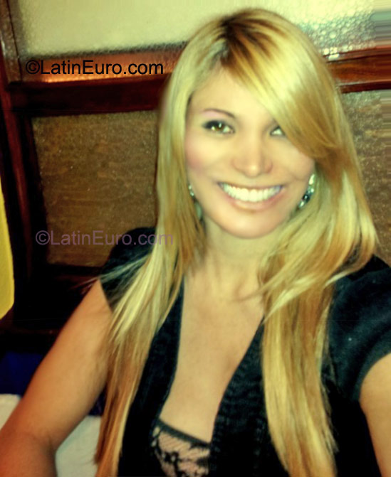 Date this tall Spain girl Ana from Oviedo ES208