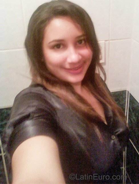 Date this funny Honduras girl Genesis from El Progreso HN442